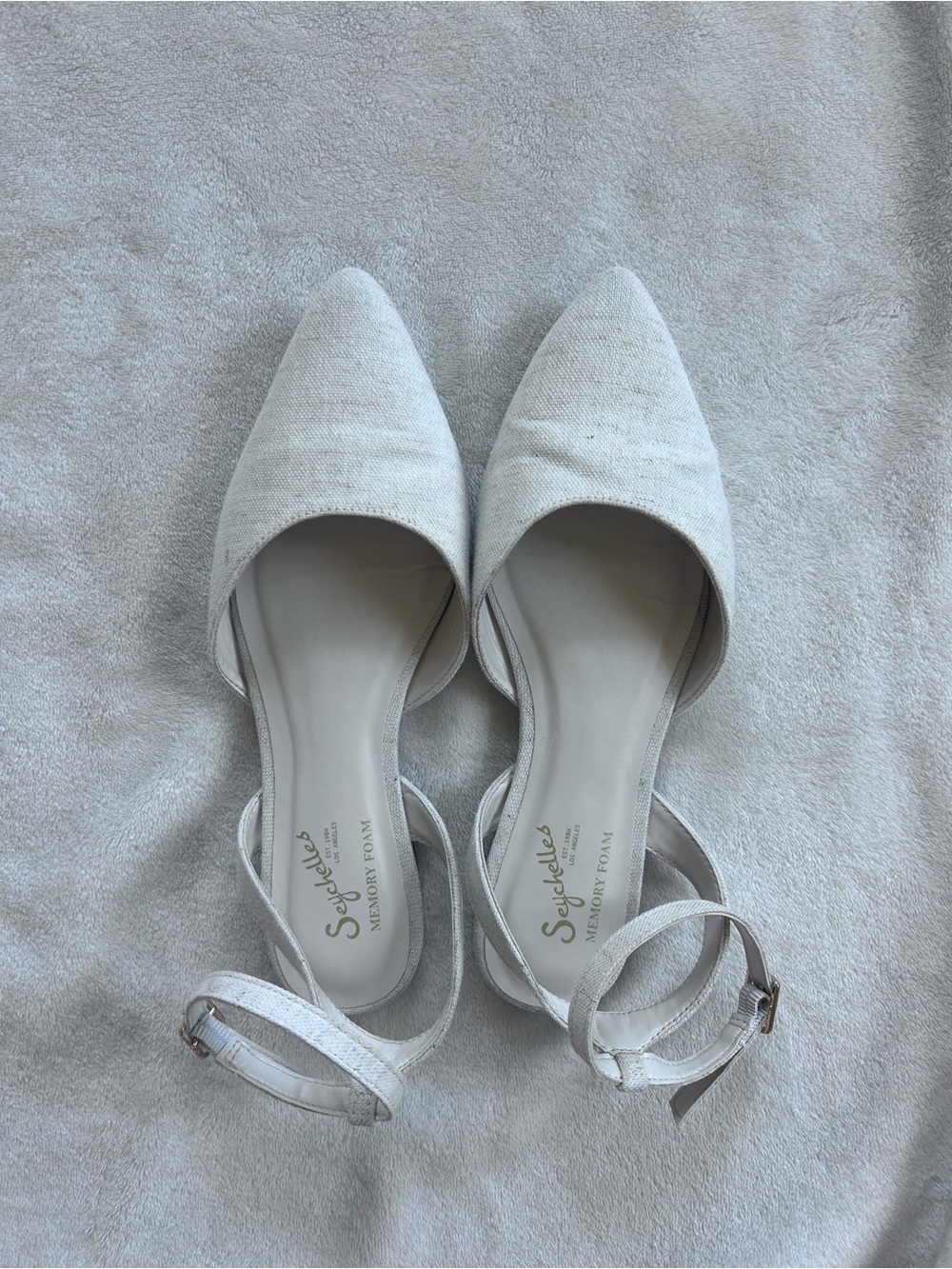 Seychelles Women's Cream Pointed-Toe Ankle Strap Flats